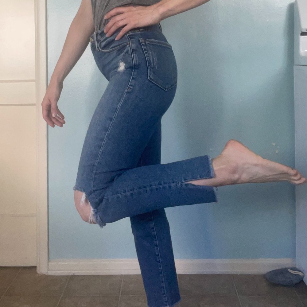 FRAME Cropped / Distressed Denim with Side Ankle Slits
